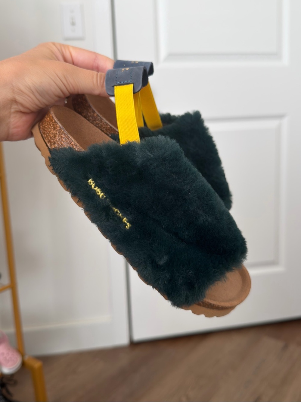 Bobo Choses Dark Green Fuzzy Faux Fur Slide Sandals Yellow Strap Size 34,3 Youth
